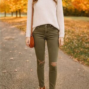 Levi’s 535 Super Skinny Olive Distressed Jeans (Size 27)